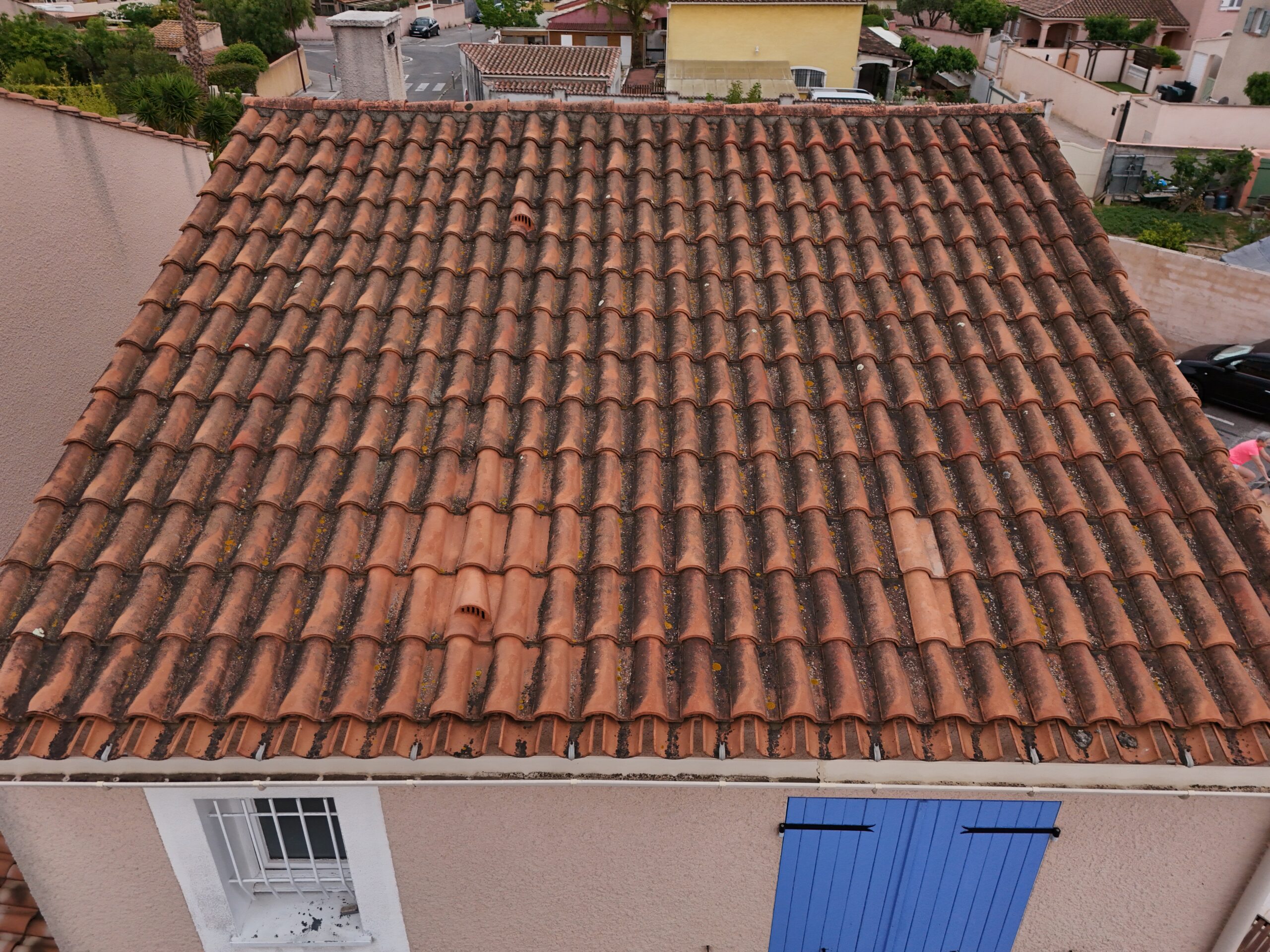 Demoussage toiture avant